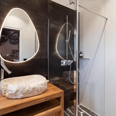 La Maison D'yvonne 3*